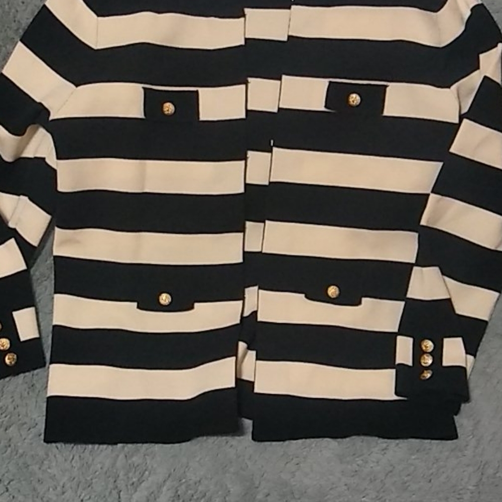 Sweater - Picture 2 of 7